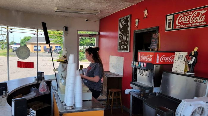 Roys Squeeze Inn - From Web Listing (newer photo)